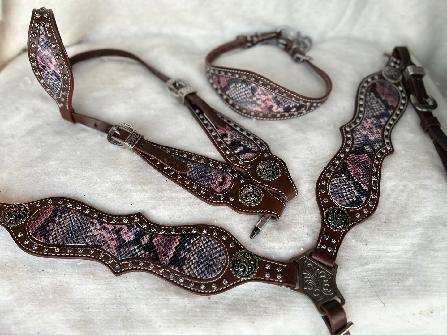 SmarTack Face - Pink Python