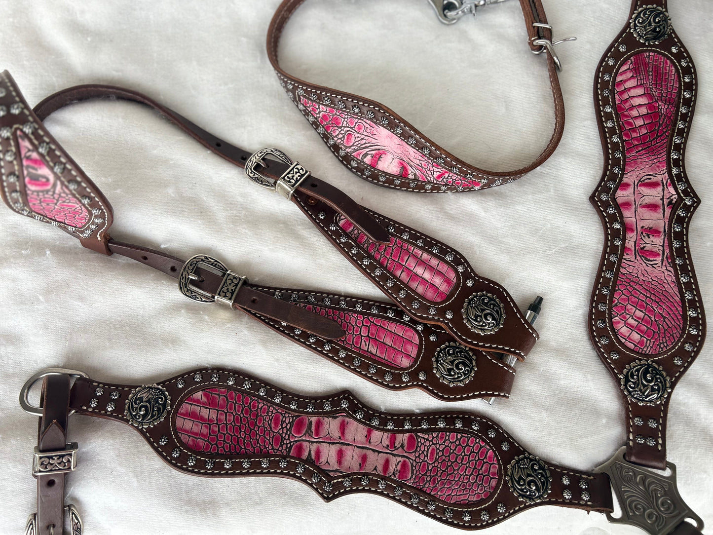 SmarTack Face - Hot Pink Gator