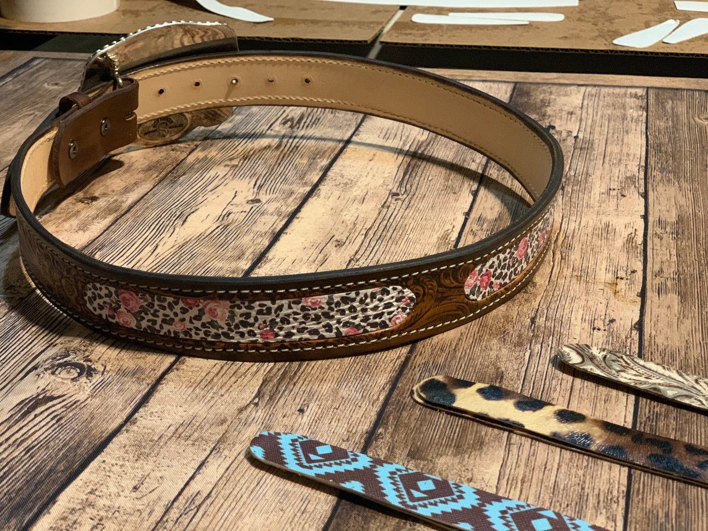 The SmarTack belt features interchangeable inlays to keep your belt Smart