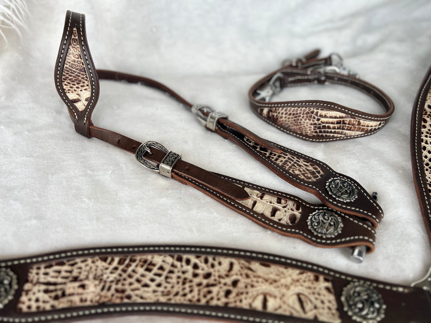 SmarTack Face - Ivory Glam Gator