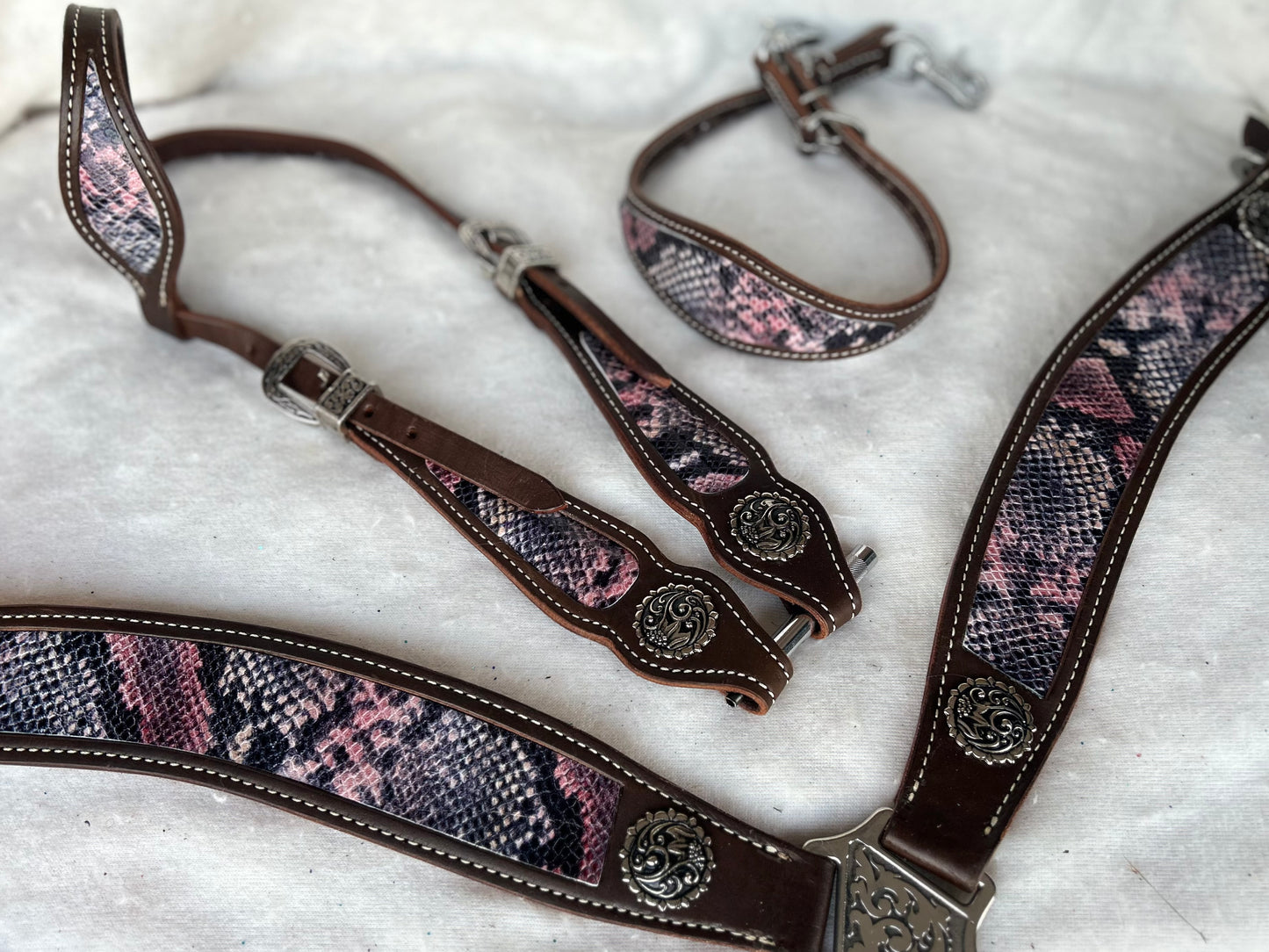 SmarTack Face - Pink Python