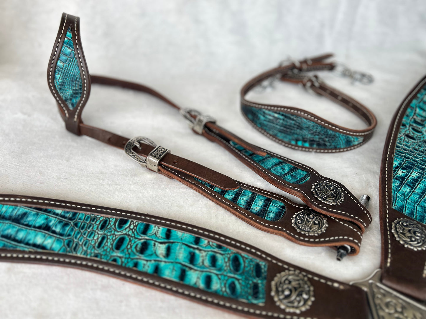 SmarTack Face - Bold Turquoise Gator